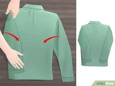 Imagen titulada Fold a Shirt for Business Travel Step 2