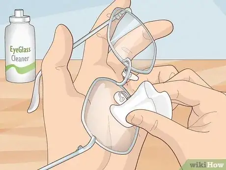 Imagen titulada Fix Scratched Glasses with Coating Step 1