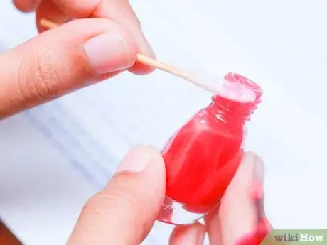 Imagen titulada Keep Nail Polish from Drying Out Step 4