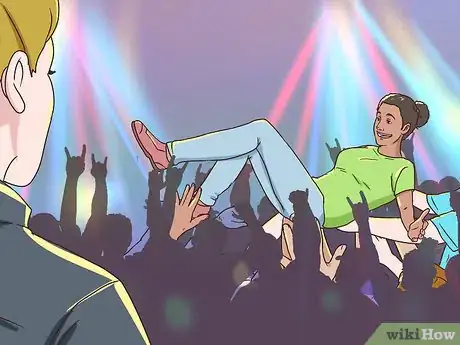 Imagen titulada Survive a General Admission Floor Step 13