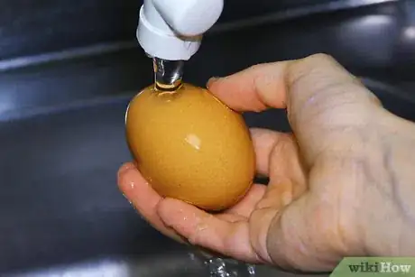 Imagen titulada Reheat a Hard Boiled Egg Step 7