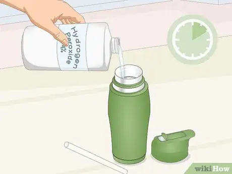 Imagen titulada Clean a Moldy Water Bottle Step 10