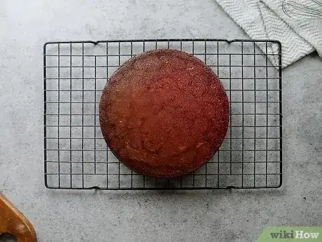 Imagen titulada Make a Layer Cake Step 7