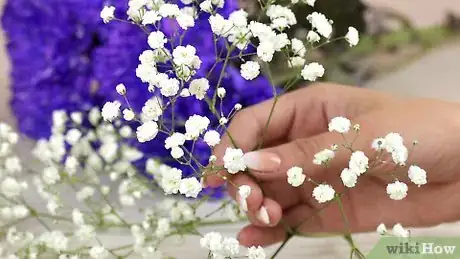 Imagen titulada Make a Wrist Corsage Step 3