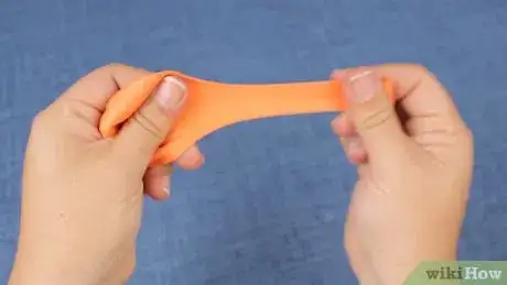 Imagen titulada Blow Up a Balloon Step 1