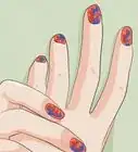 hacer uñas postizas con cinta adhesiva