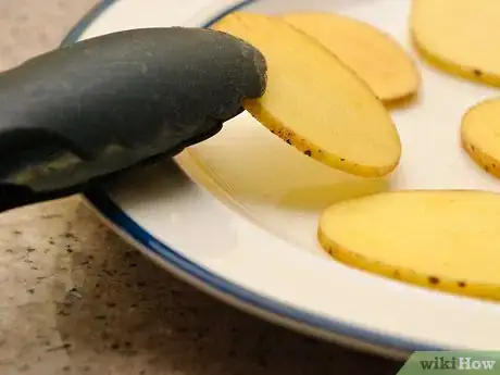 Imagen titulada Make Potato Chips Step 21
