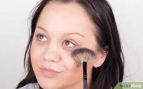 Imagen titulada Apply Powder Foundation Step 5