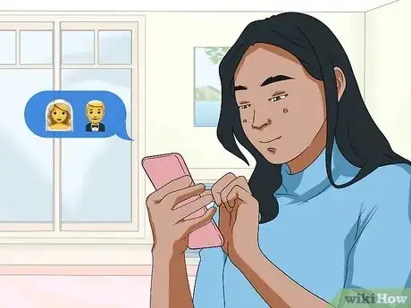 Imagen titulada Respond to a Kissy Face Emoji Step 8
