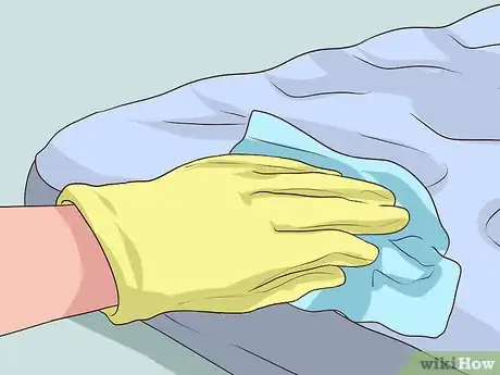 Imagen titulada Clean an Air Mattress Step 1