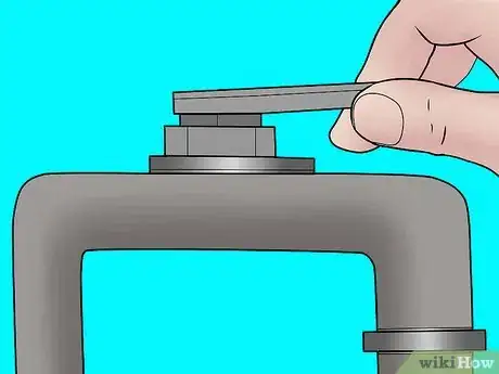 Imagen titulada Prime a Water Pump Step 8