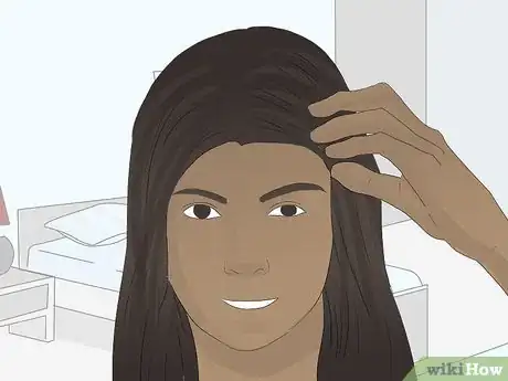 Imagen titulada Feather Hair Around Your Face Step 3