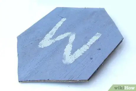 Imagen titulada Make a Wooden Shield Step 11