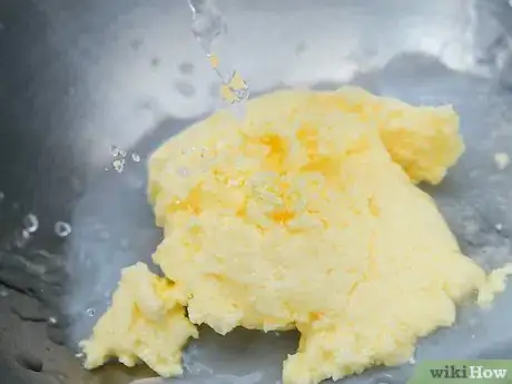 Imagen titulada Make Butter Step 9