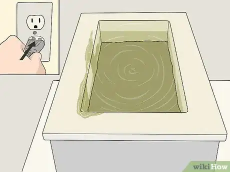 Imagen titulada Clean a Wax Pot Step 9