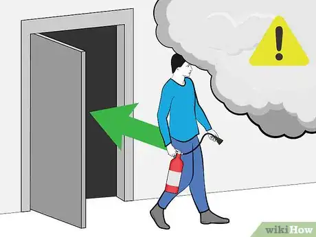 Imagen titulada Use a Fire Extinguisher Step 13