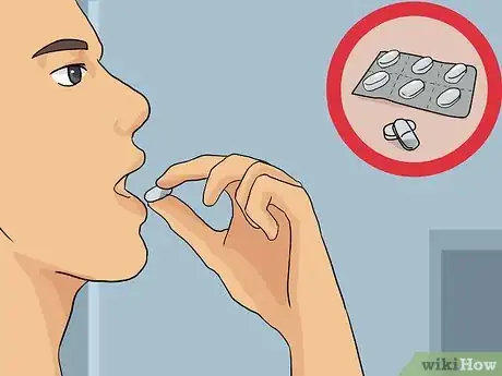 Imagen titulada Heal a Swollen Lip Step 8