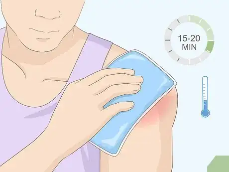 Imagen titulada Fix a Dislocated Shoulder Step 3