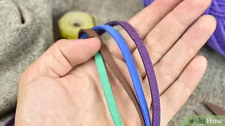 Imagen titulada Make a 4 Strand Braided Bracelet Step 8
