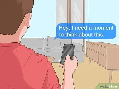 Imagen titulada Respond when a Girl Says She Likes You over Text Step 3