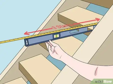 Imagen titulada Paint a High Ceiling over Stairs Step 6