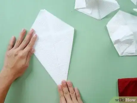 Imagen titulada Fold a Napkin Into a Swan Step 5