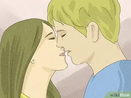 Imagen titulada Have a Memorable First Kiss Step 9