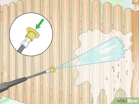 Imagen titulada Clean a Wood Fence Step 9
