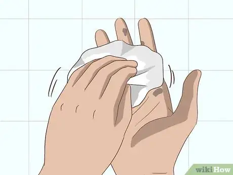 Imagen titulada Get Stain Off Your Hands Step 12