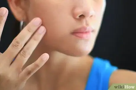 Imagen titulada Remove Deep Facial Wrinkles Step 1