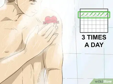 Imagen titulada Take a Shower With a New Tattoo Step 11