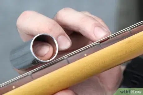 Imagen titulada Use a Guitar Slide Step 8