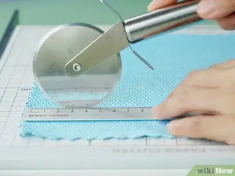 Imagen titulada Cut a Straight Line Step 22