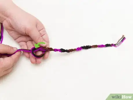 Imagen titulada Make Bracelets out of Thread Step 23