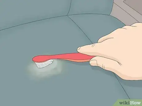 Imagen titulada Get Urine Out of a Car Seat Step 17
