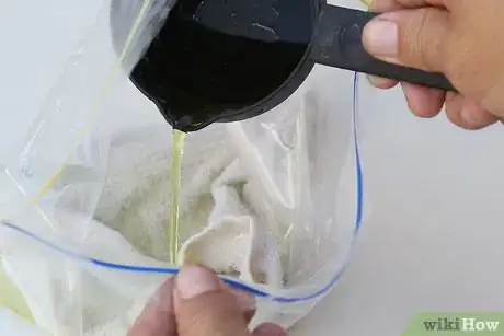Imagen titulada Remove Dried Blood Stains from Fabric Step 20
