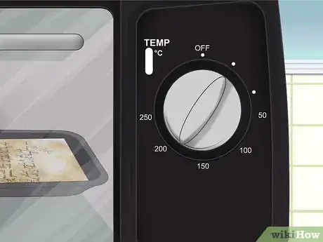 Imagen titulada Age Paper Using Tea Step 13