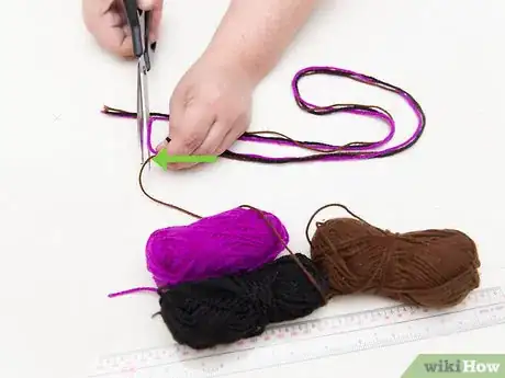 Imagen titulada Make Bracelets out of Thread Step 19