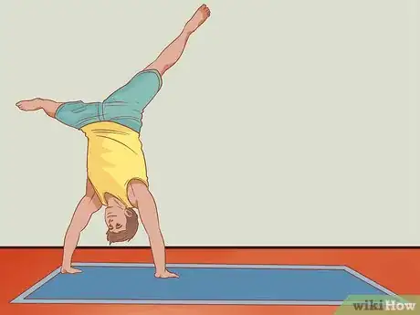 Imagen titulada Do a Cartwheel Step 7