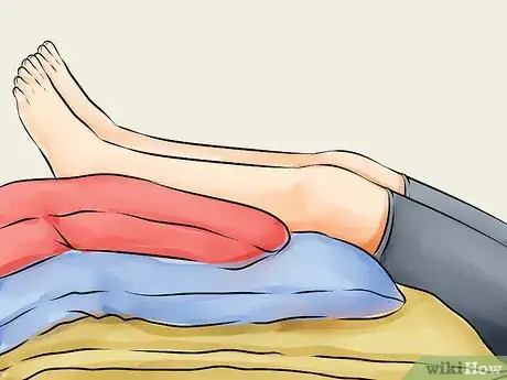Imagen titulada Put on Compression Stockings Step 15