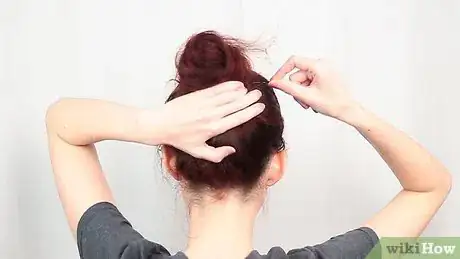 Imagen titulada Make a Top Knot Bun Step 10