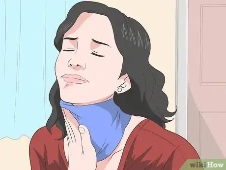 Imagen titulada Get Rid of a Sore Throat Quickly Step 4