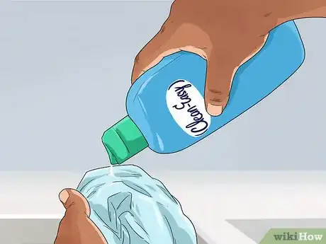 Imagen titulada Clean a Bulldog's Face Folds Step 6