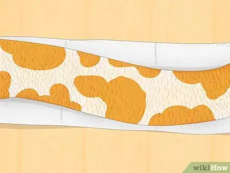Imagen titulada Care for a Shedding Snake Step 7