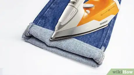 Imagen titulada Roll Pants Step 16