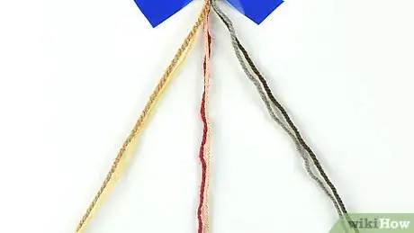 Imagen titulada Make a String Bracelet Step 4