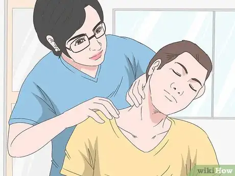 Imagen titulada Treat a Sore Shoulder Step 10