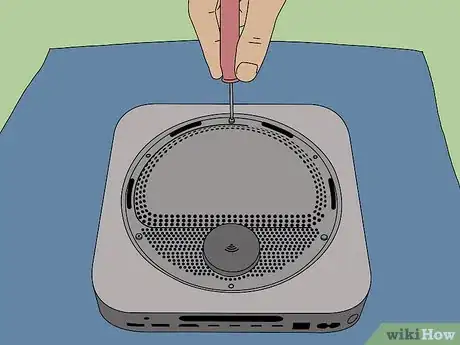 Imagen titulada Open a Mac Mini Step 4