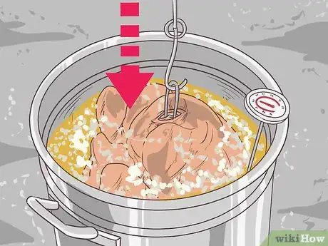 Imagen titulada Deep Fry a Turkey Step 14