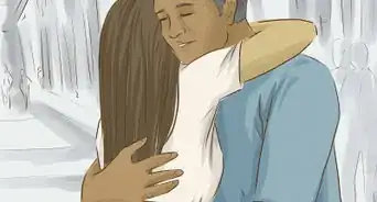 abrazar románticamente